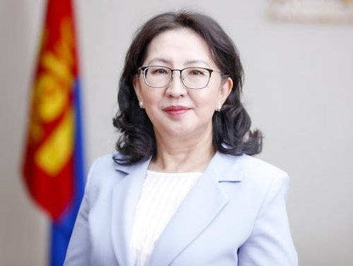 Эх хэлдээ ээлгүй Боловсролын сайд